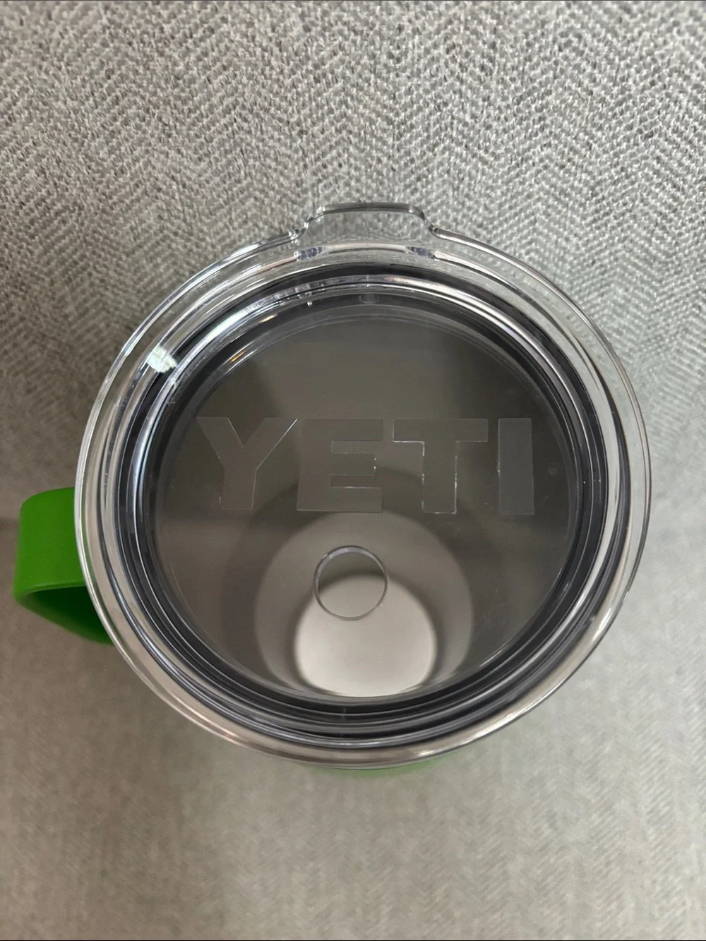 New Yeti 35 oz (no straw)